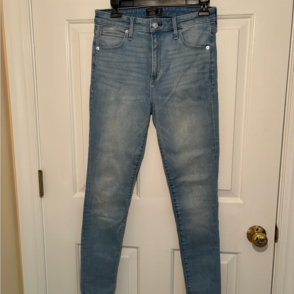 ABERCROMBIE & FITCH - High Rise Skinny Jeans - Size 6 (28) Regular